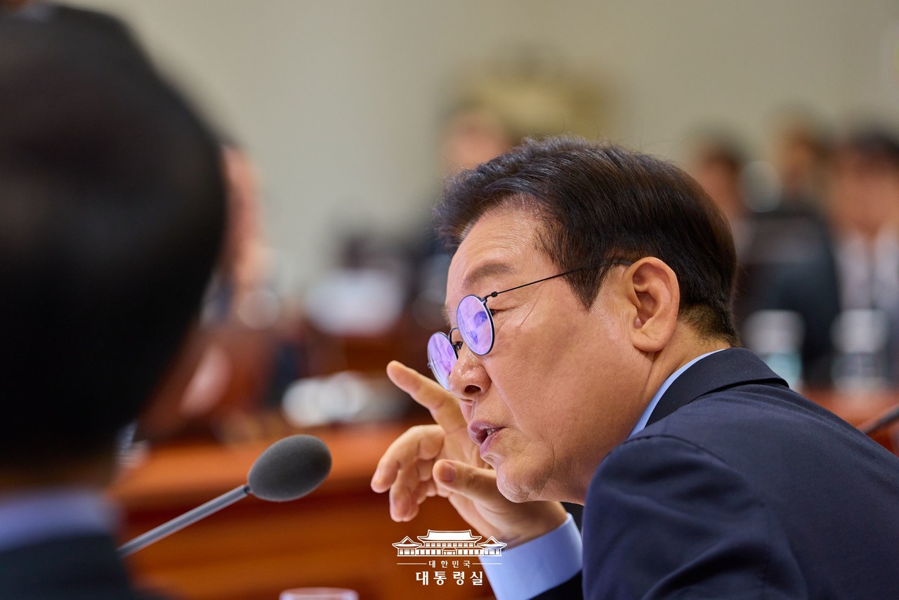 △ 이재명 대통령이 11일 용산 대통령실에서 국무회의를 진행하고 있다 [사진=대통령실]